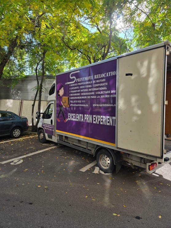 ALT recomandat: autoutilitara SprintMove Relocation pentru servicii de mutari mobila si transport mobilier.